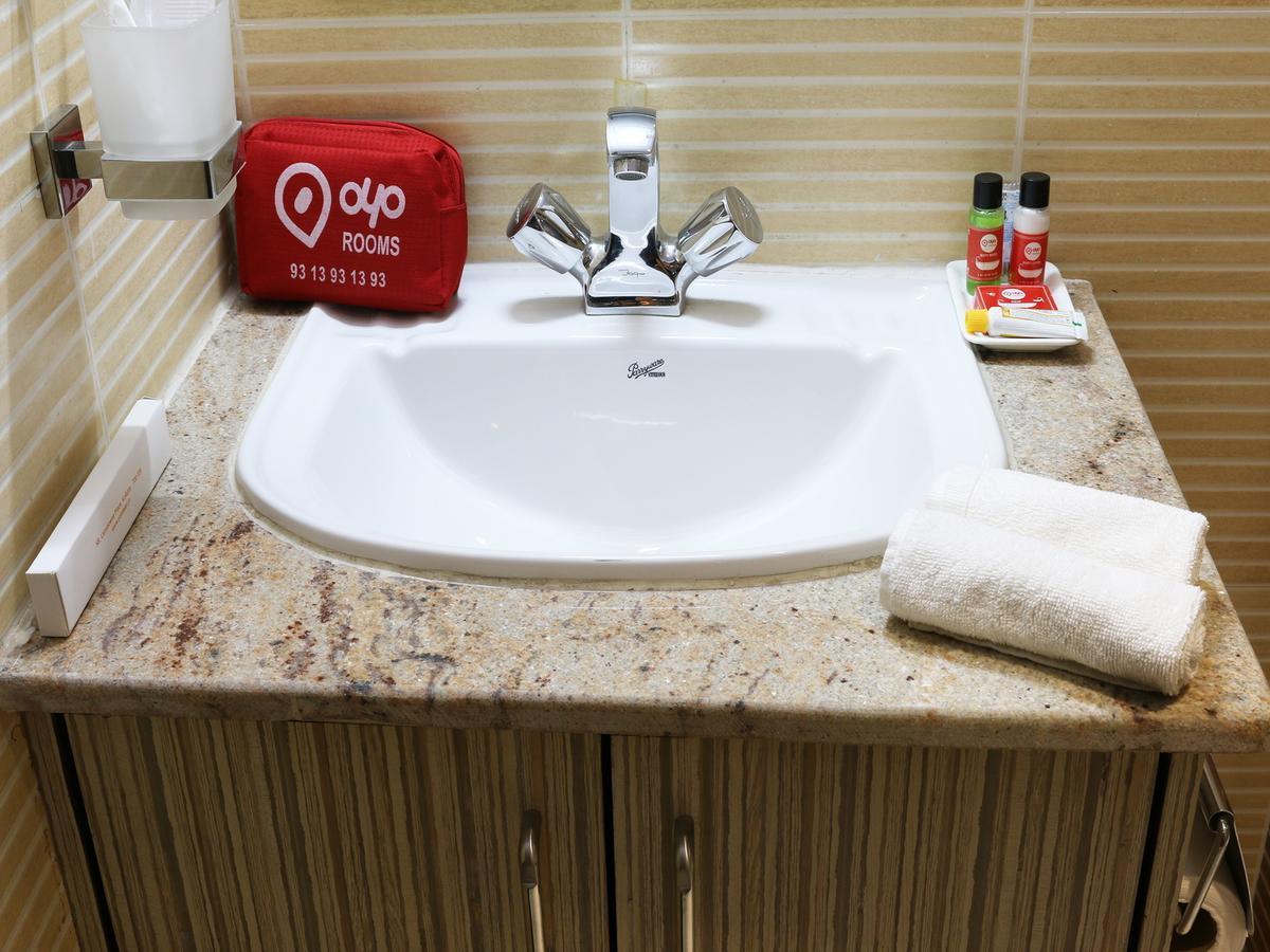 Oyo 662 Hotel Comfotel Kolkata Luaran gambar