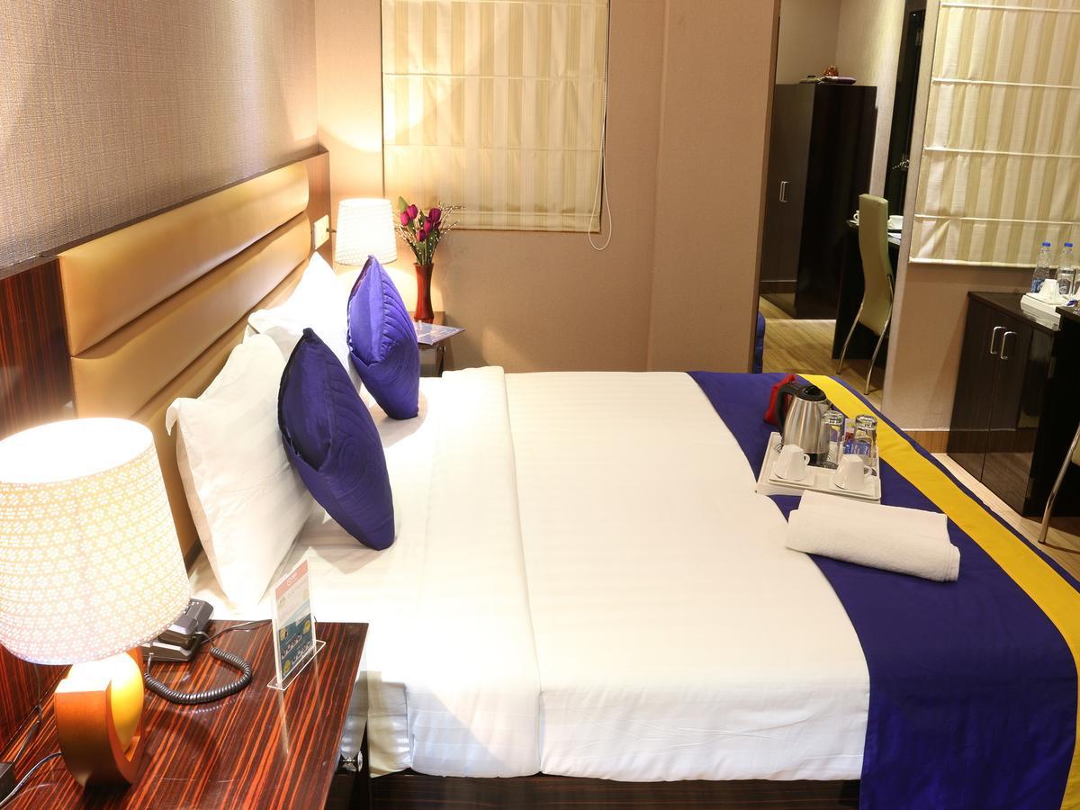 Oyo 662 Hotel Comfotel Kolkata Luaran gambar