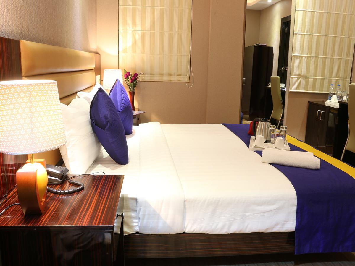 Oyo 662 Hotel Comfotel Kolkata Luaran gambar